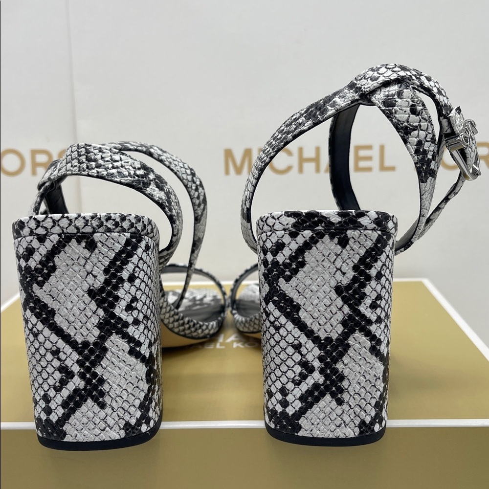 Michael Kors MERRIAM BLOCK HEEL
LEATHER
40S5MMHS1E Aluminum High Heels Snakeskin - Picture 12 of 16